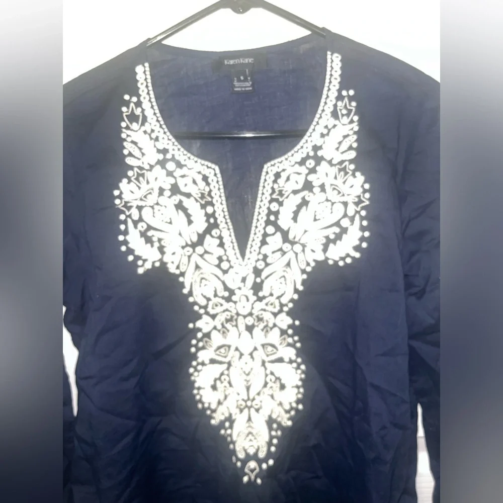 Karen Kane Size small lightweight Cotton Embroidered Navy Tunic Blouse USA - Picture 2 of 5